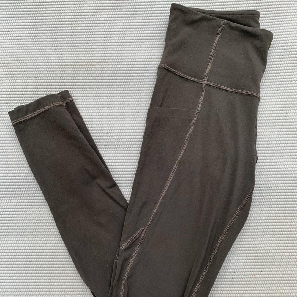 Athleta Salutation Stash Pocket Legging